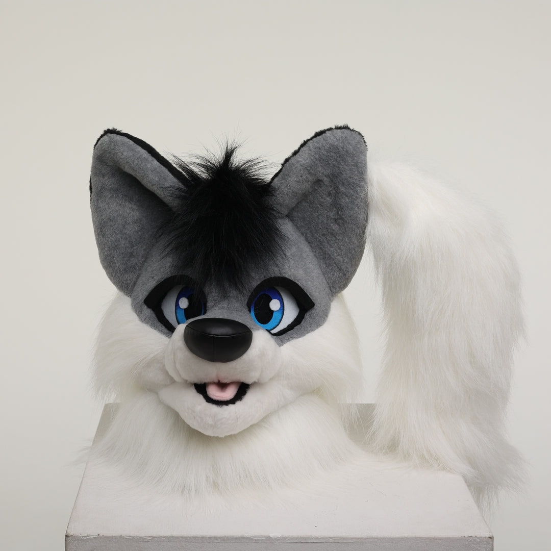 Gray wolf fursuit head  and tail 4"9 (145cm)-5"9 (176cm)